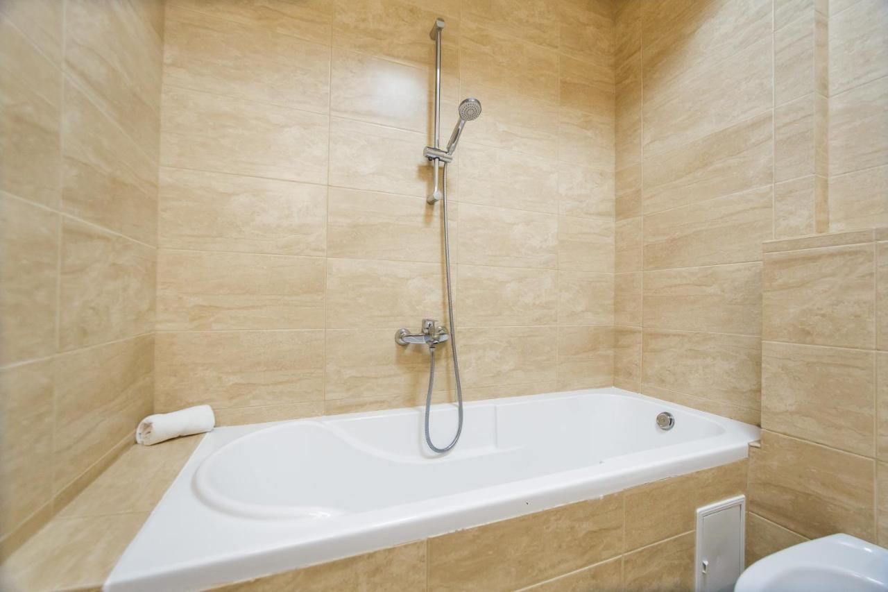 Elegant & Spacious - Central Apartment Nagyvárad Kültér fotó