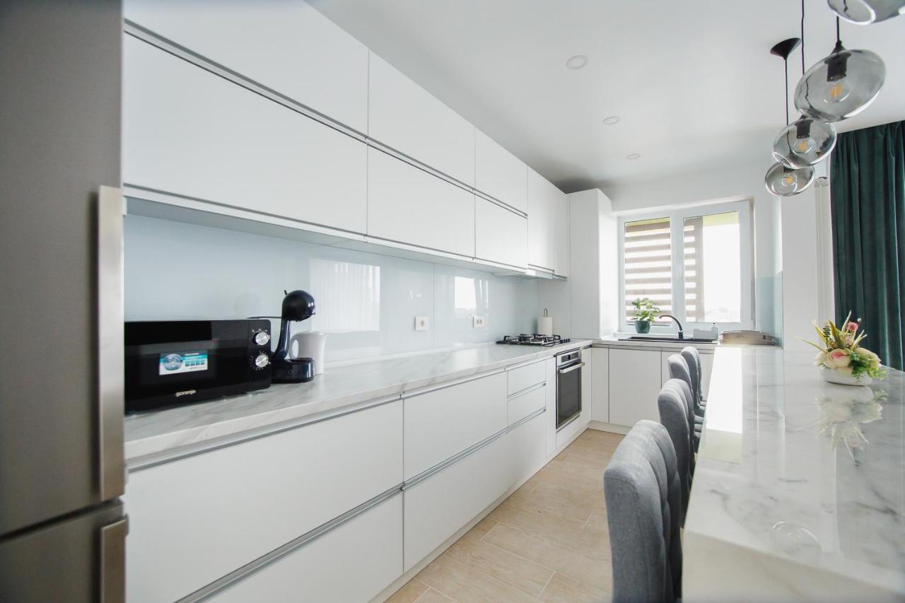 Elegant & Spacious - Central Apartment Nagyvárad Kültér fotó