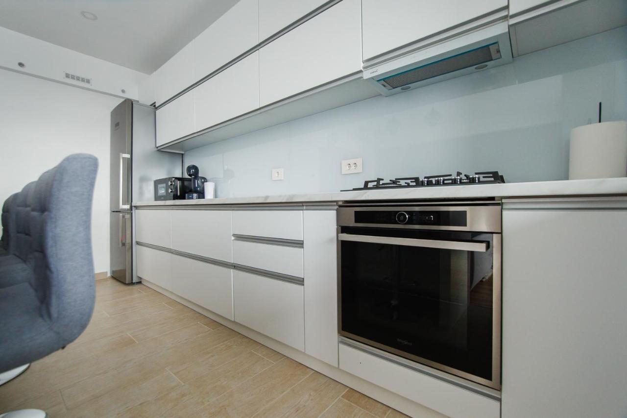 Elegant & Spacious - Central Apartment Nagyvárad Kültér fotó