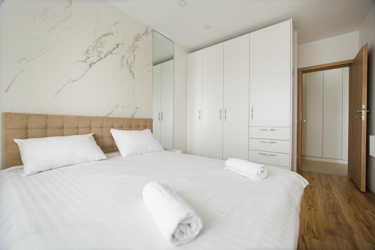 Elegant & Spacious - Central Apartment Nagyvárad Kültér fotó