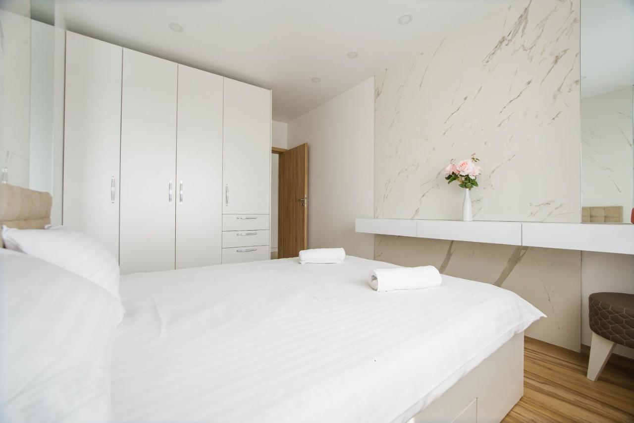 Elegant & Spacious - Central Apartment Nagyvárad Kültér fotó