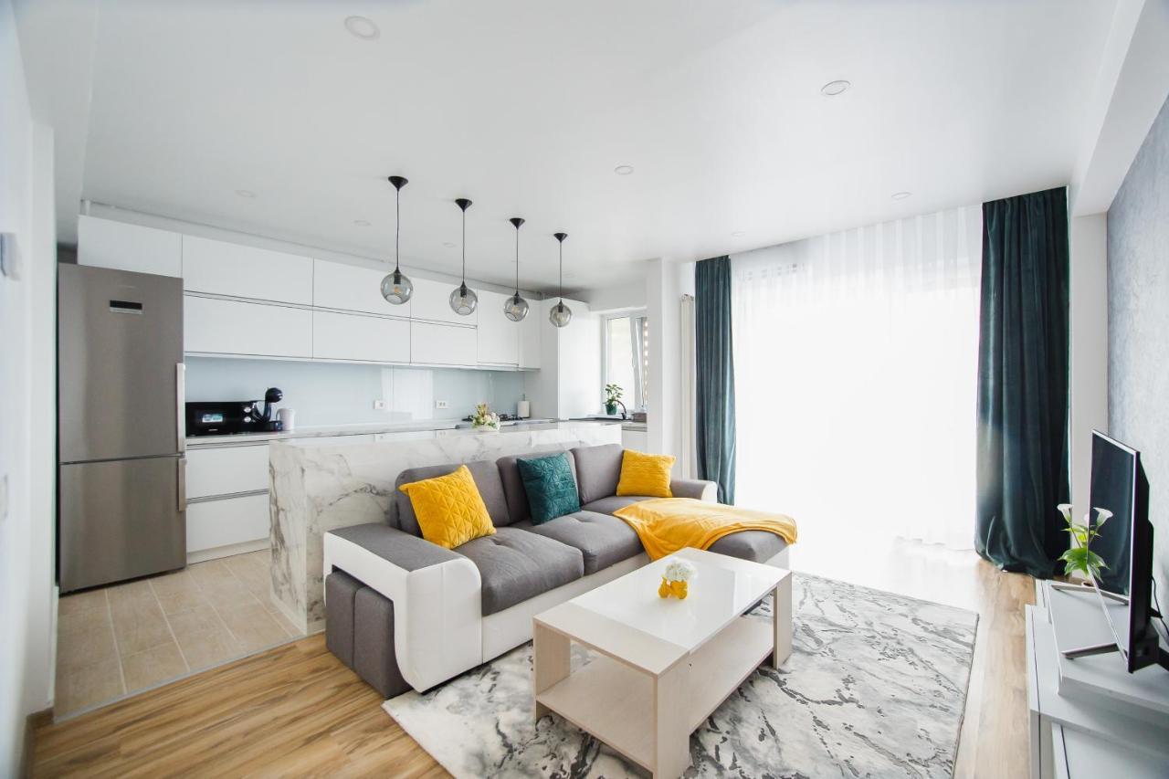 Elegant & Spacious - Central Apartment Nagyvárad Kültér fotó
