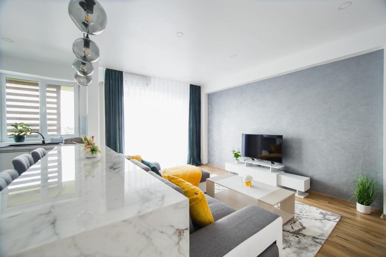 Elegant & Spacious - Central Apartment Nagyvárad Kültér fotó